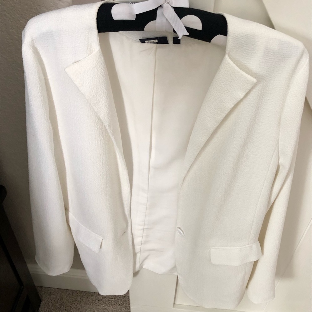 Tildon White Crepe Blazer